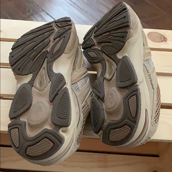 Shoes - Picture 5 of 5